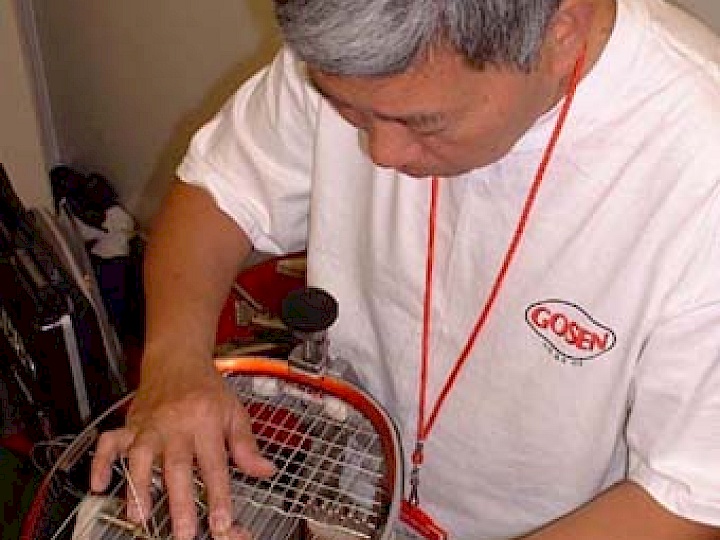 Stringing Lleyton Hewitt's racquet
